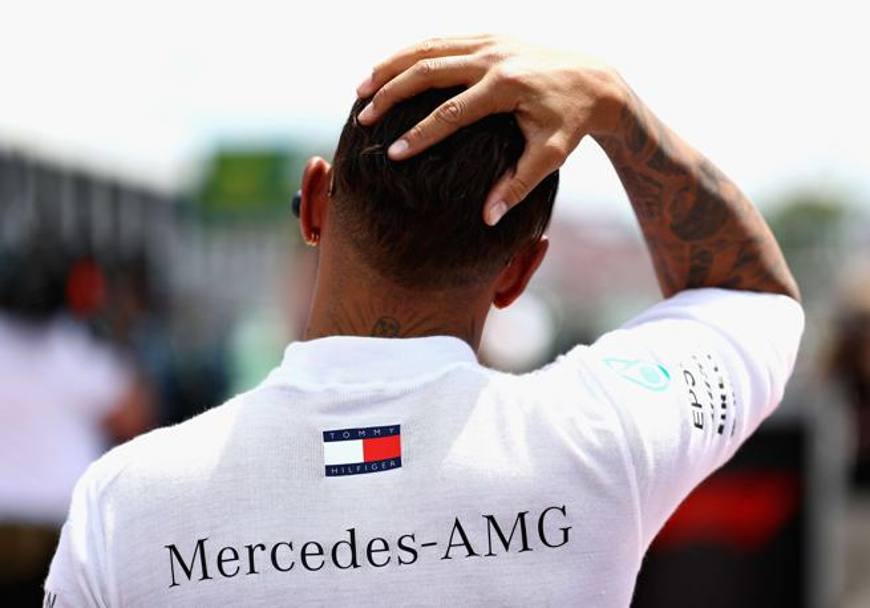 Mani in testa per Lewis Hamilton, con la sua Mercedes non  andato oltre il quinto posto. Afp